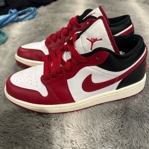 Women’s Air Jordan 1 Low 7.5
